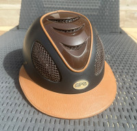 Bombes, casques